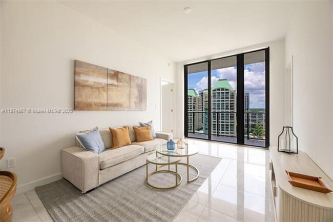 Building Photo - 2678 Tigertail Ave Unit 2678 Tigertail Ave  1403