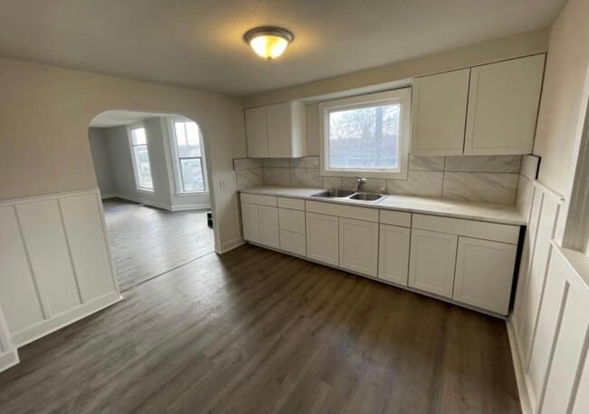 Photo - 1528 W Maxwell Ave