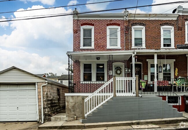 Building Photo - 923 Stewart St Rental