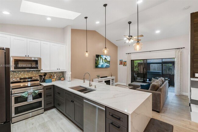 Photo - 4220 Grove Park Ln