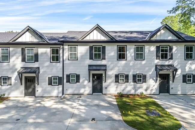 Building Photo - 1ST MONTH FREE!!