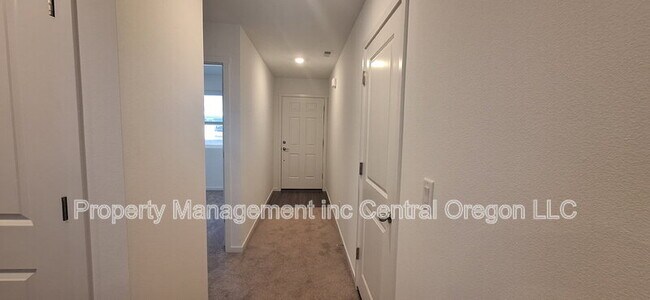 Photo - 1349 NE Cobbleridge Lp