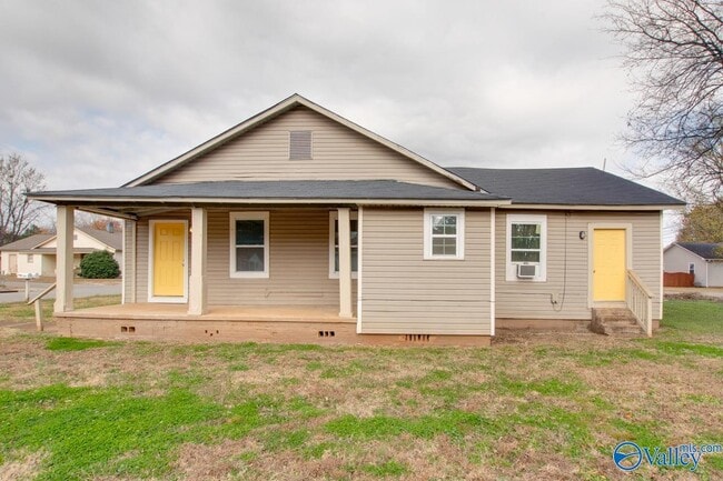 Photo - 3703 Fairview St SW