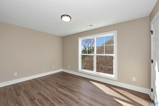 Photo - 2700 Woodview Dr SE