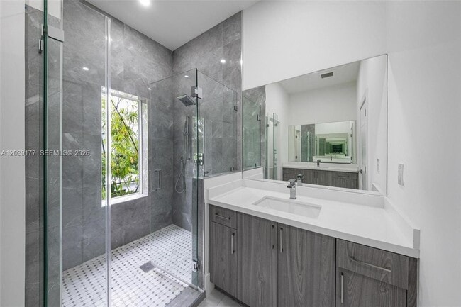 Photo - 3142 Carter St