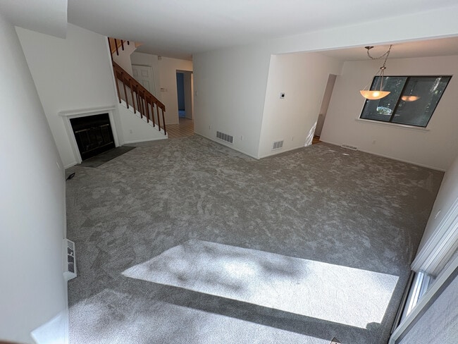 Photo - 101 Elgin Ct