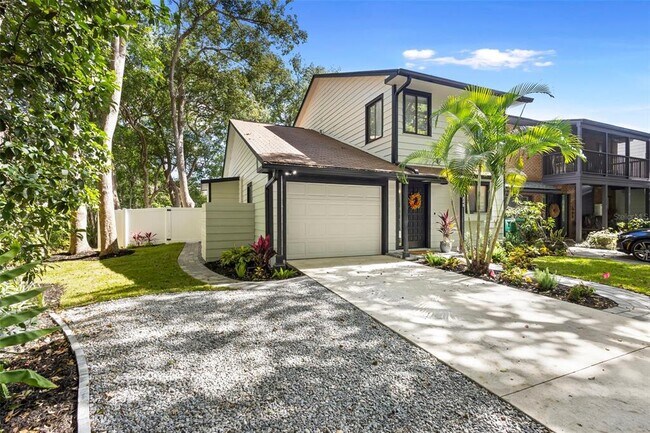 Photo - 805 N Clake Ave