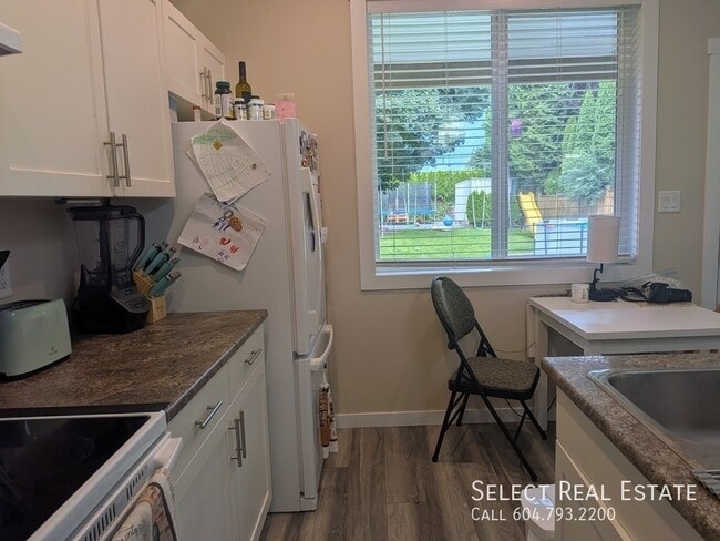 Photo - 1680 Logan Rd Unit B