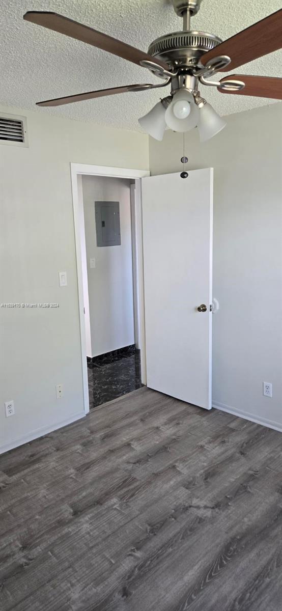 Building Photo - 711 N Pine Island Rd Unit 403 Rental
