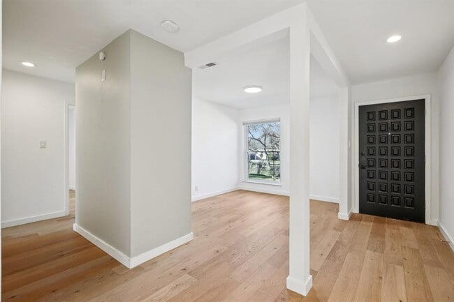 Photo - 7205 Twisted Oaks Dr