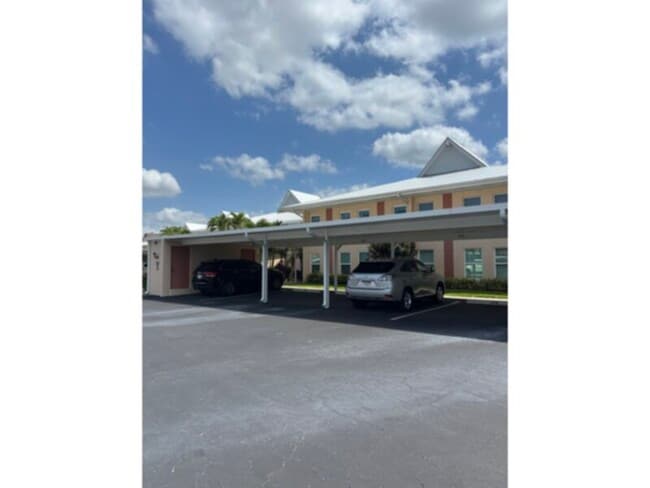 Photo - MOVE IN SPECIAL!! AVAILABLE NOW! Waterfron...
