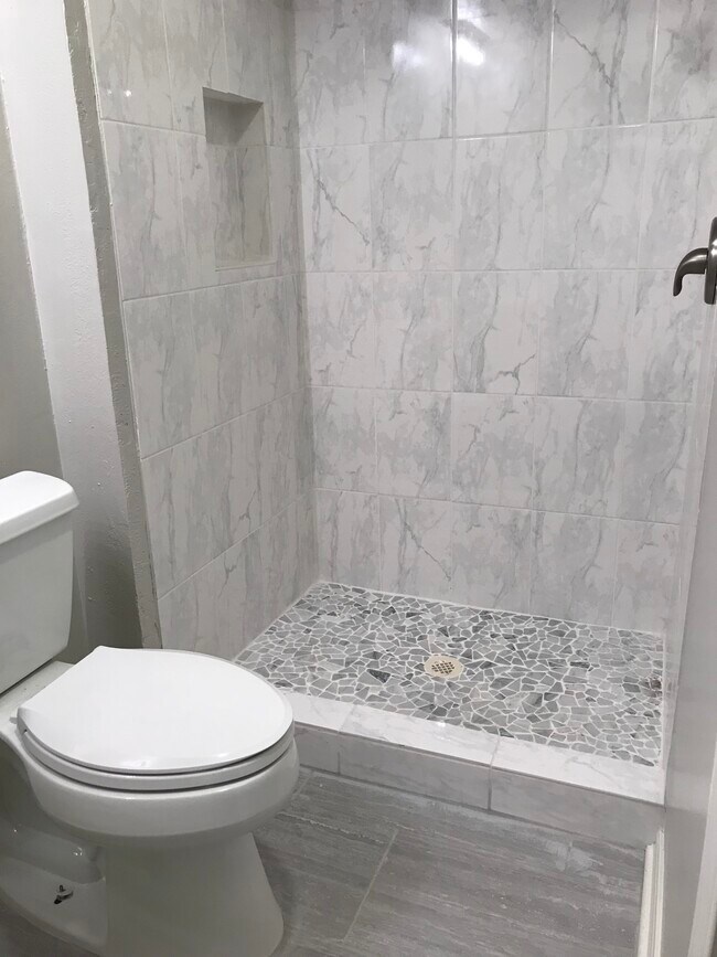 Master bath - 1804 SE 8th St House