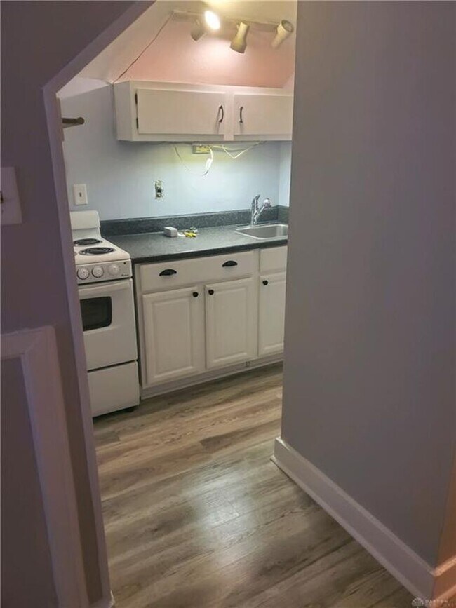 439 Grafton Ave Unit 4