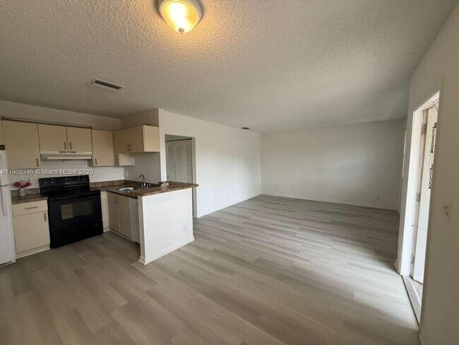 Photo - 2834 Coral Springs Dr Unit 2834