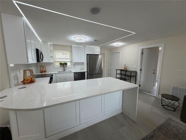 Photo - 6338 Aberdeen Ave