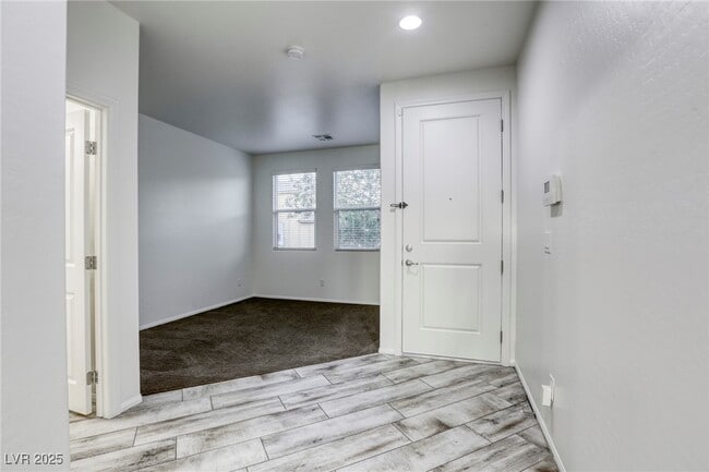 Photo - 5737 Fleming St