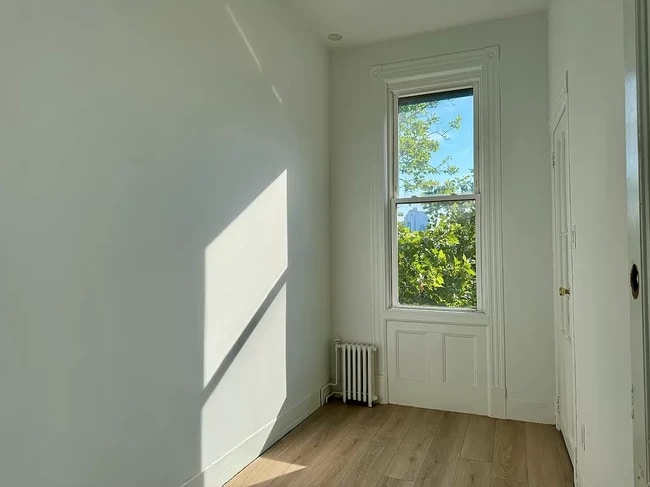 Photo - 652 Leonard St Unit Apartment 2