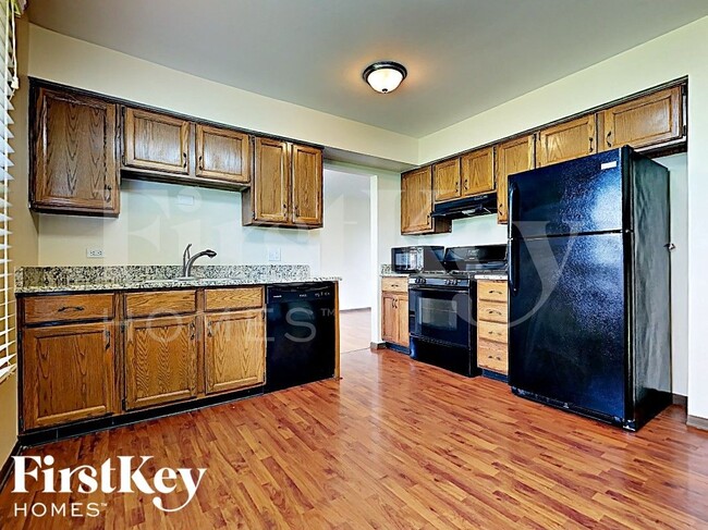 Photo - 6048 White Birch Ln