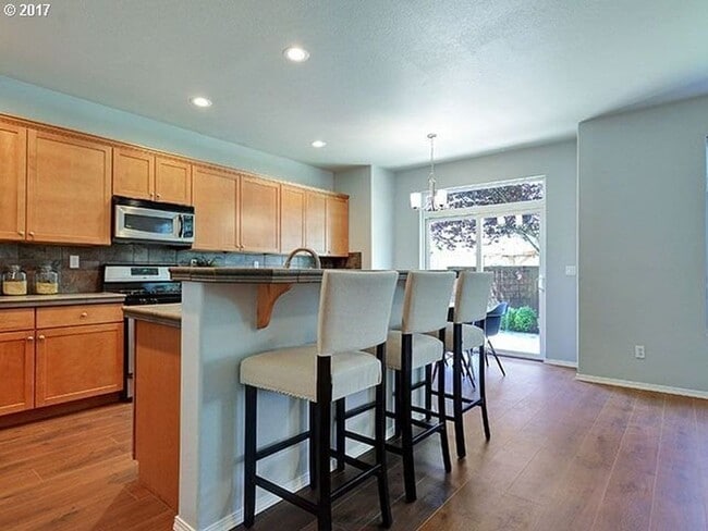 Photo - 251 Burl St