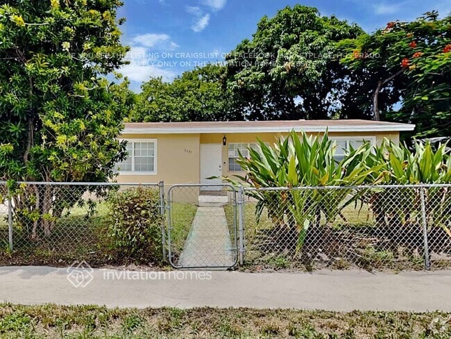 Building Photo - 3421 NW 1st St Rental