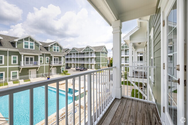4BR, 4BA - 1,772SF - Balcony