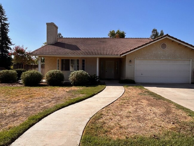 Building Photo - Nice home for rent in Visalia
