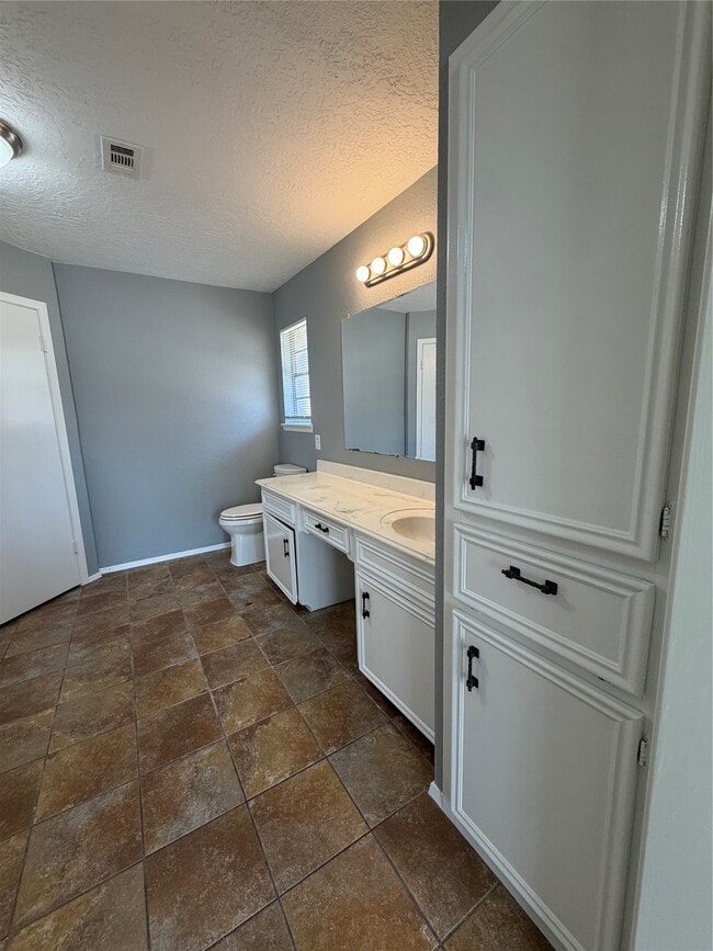 Photo - 703 Bayview Dr