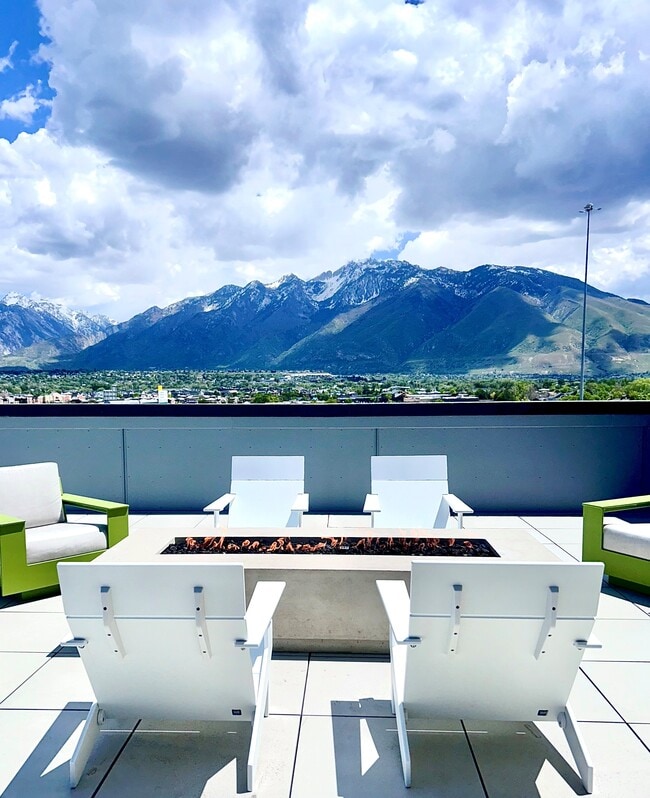 Rooftop Sports Lounge - Skyline Peaks Rental