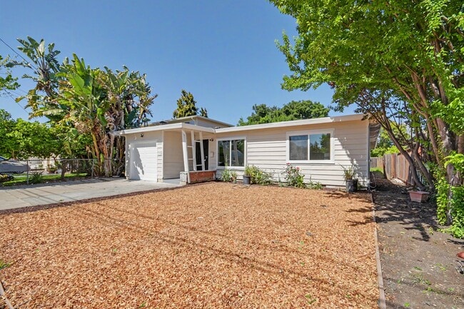 Building Photo - 1125 Henderson Ave