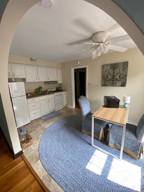 Kitchen - 250 Lincoln Ave Unit #4