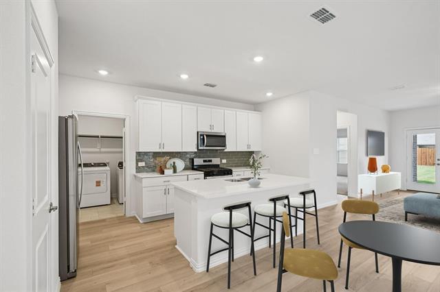 Photo - 806 Leavenworth Dr