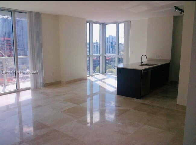 Photo - 55 SE 6th St Unidad 1502