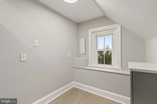 Photo - 216 Collingdale Ave