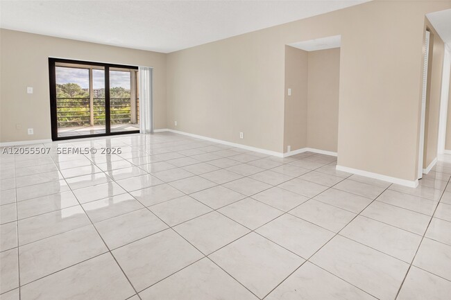 9370 SW 8th St Unit 222
