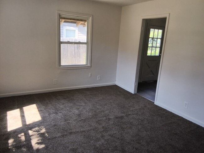 Photo - 934 SE Pinecrest Dr