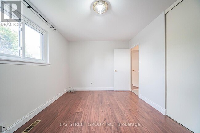 Photo - 296 Killdeer St