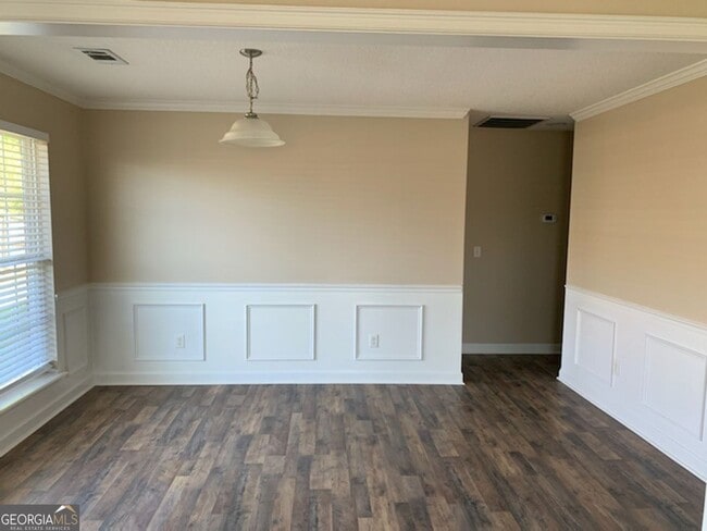 Photo - 205 Augusta Way