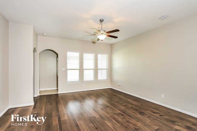 Photo - 824 Skytop Dr