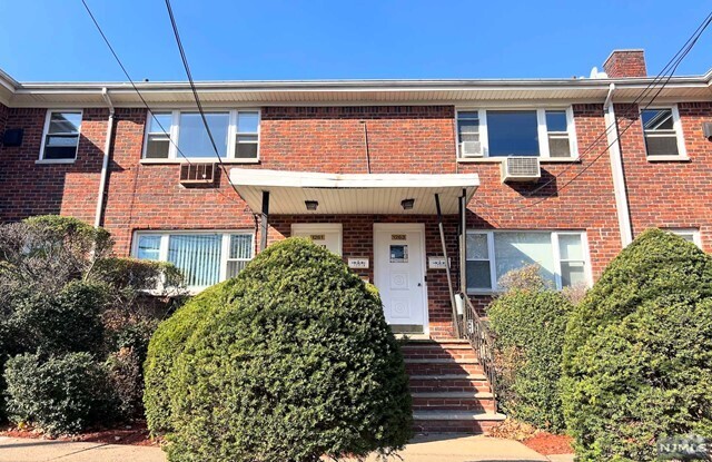 Building Photo - 1261A Inwood Terrace Unit A Rental