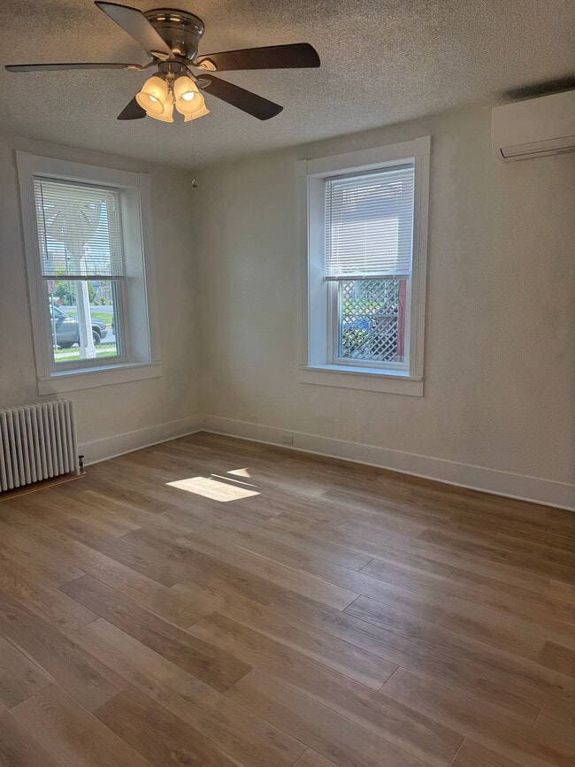 Living Room - 137 S Market Ave