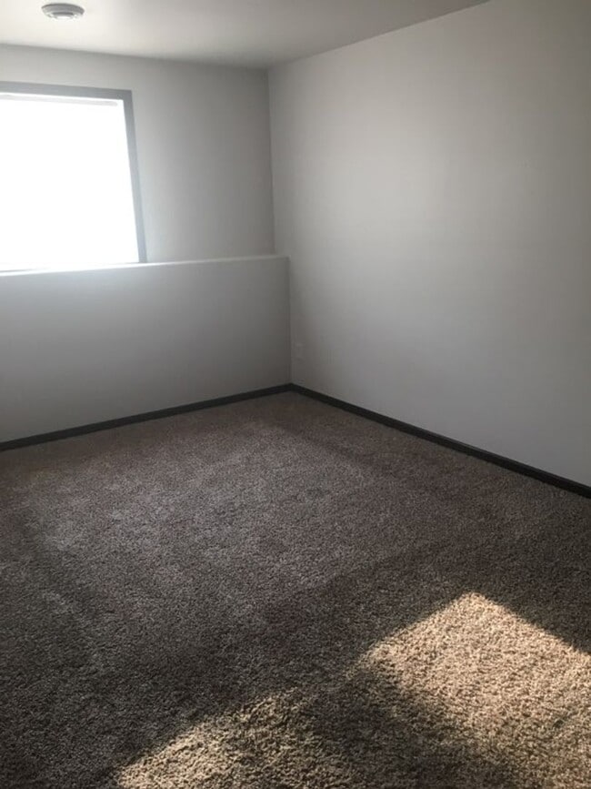 Photo - 3 Bed 2.5 Bath Twin Home