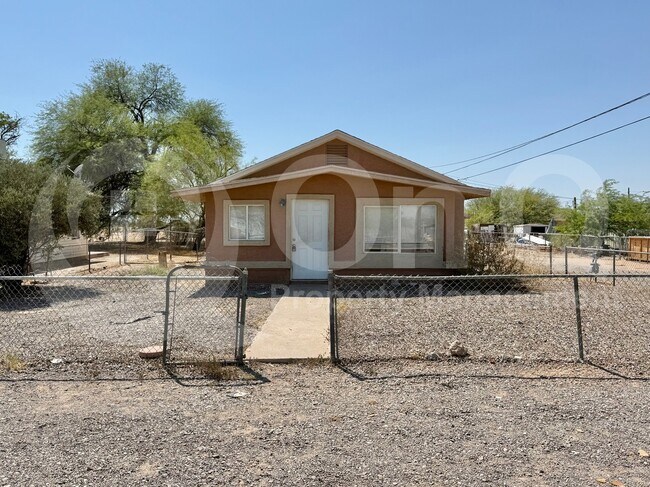 Building Photo - 642 S Jefferson St Rental