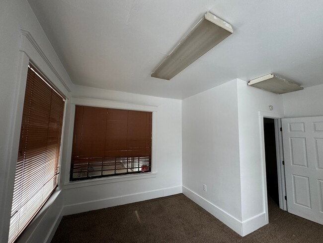 Photo - Water Street Duplex Unidad First Floor