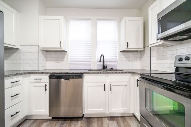 Photo - 210 Brehl Ave