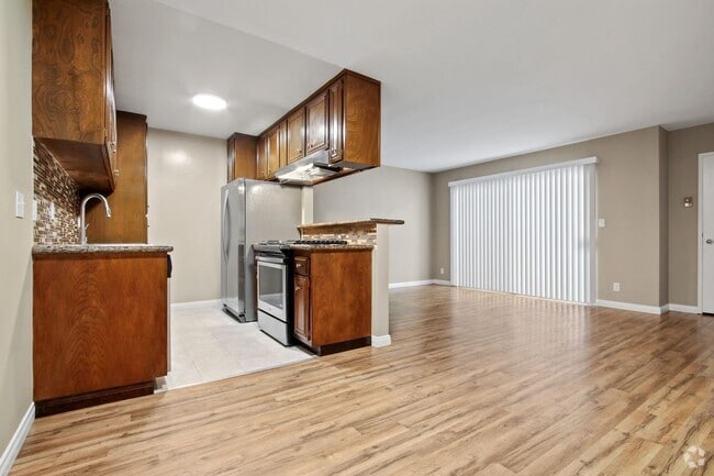 Building Photo - 1234 Wellesley Ave Rental