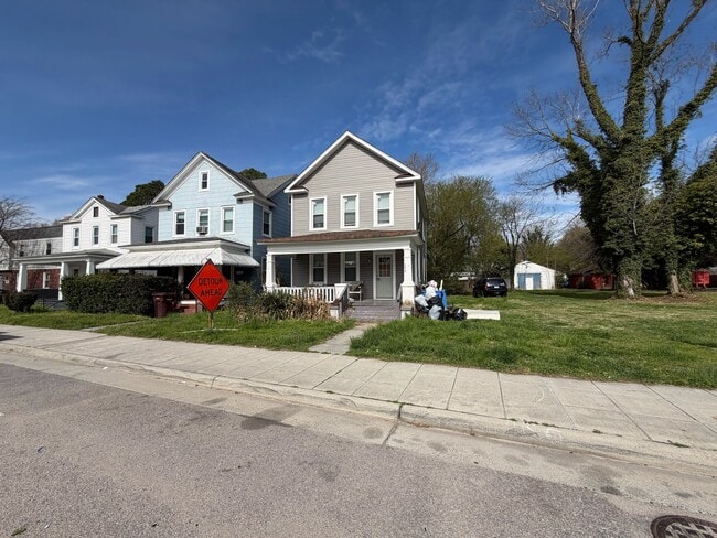 Photo - 1315 Poindexter St