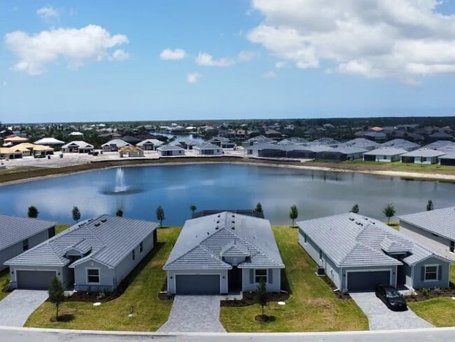 Photo - 7773 Lakes Edge Ln