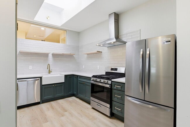 Photo - 2387 NW Thurman St Unit A