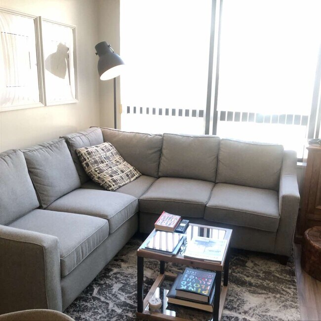 Photo - 938 Smithe St