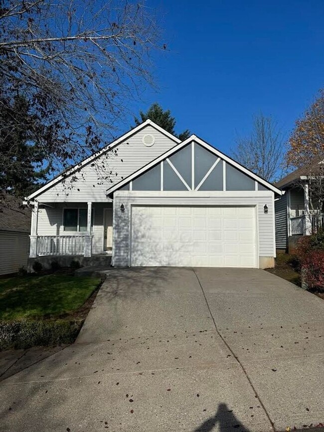 Building Photo - Single Level Family Friendly Home in Sandy. Fenced Backyard Pets Welcome